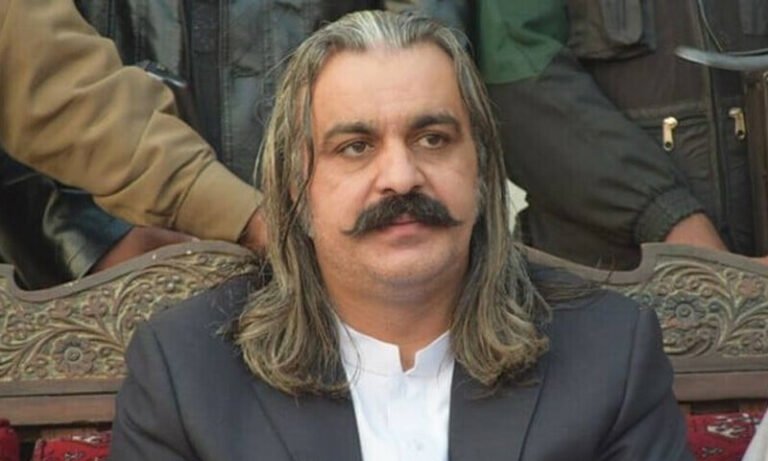 وزیراعلیٰ خیبرپختونخوا کا مزدوروں کے پیکجز ڈبل کرنے کا اعلان - Pakistan