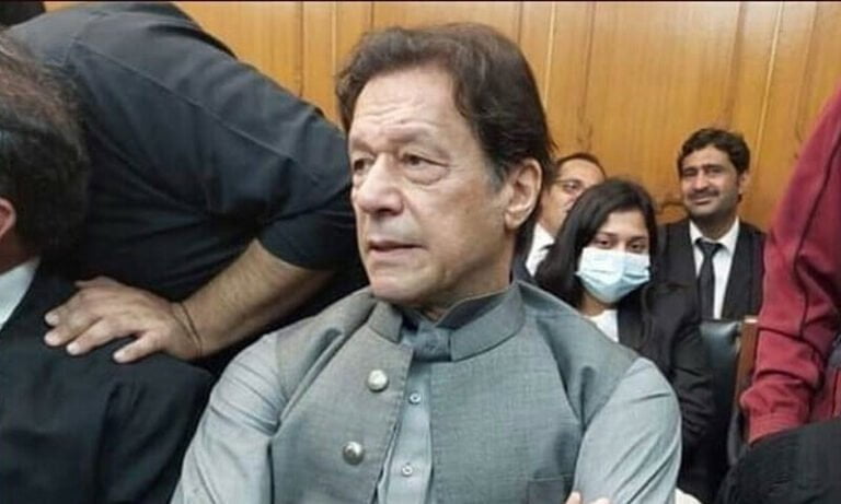 آرمی چیف سے کہوں گا فوج اور لوگوں کو آمنے سامنے نہیں کیا جاتا، عمران خان - Pakistan